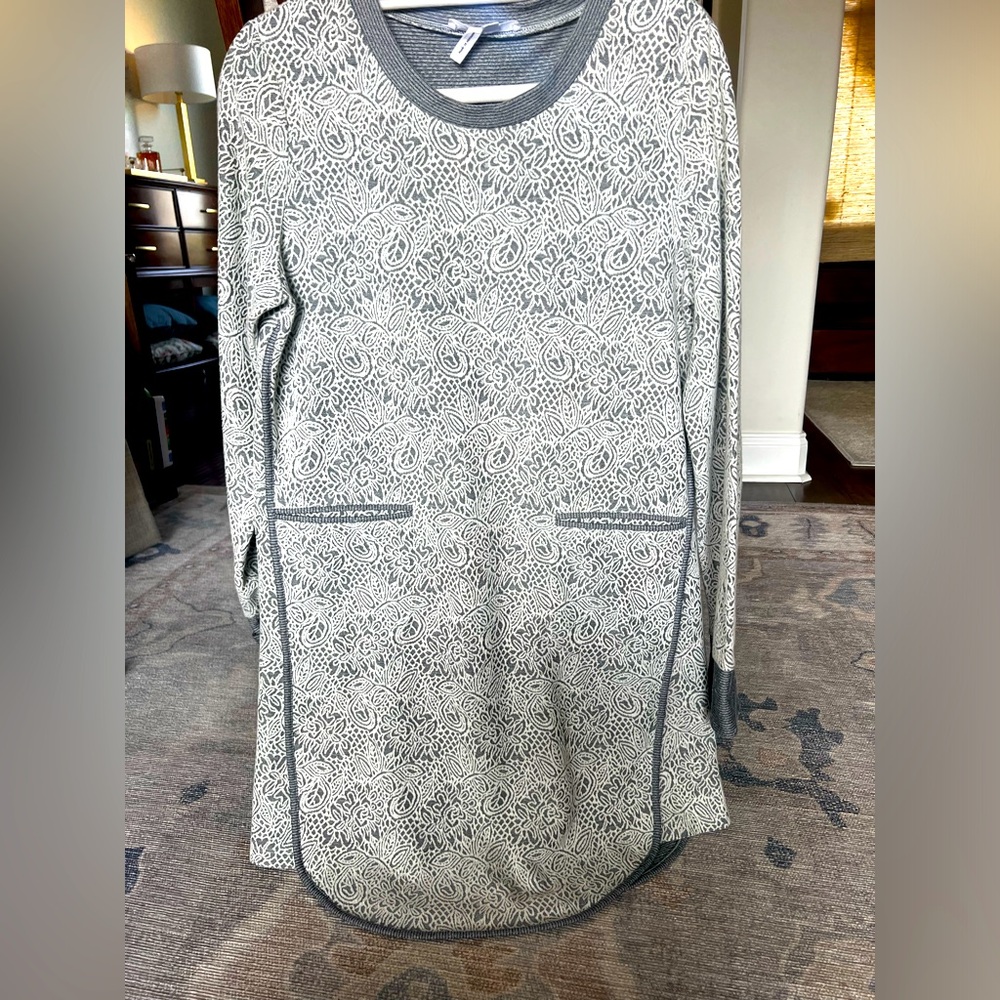 Women’s long sleeved BCBG dress
